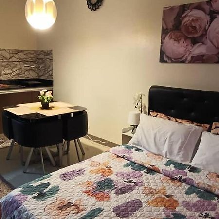 Katliza Condotel Kassel Residences Paranaque City ภายนอก รูปภาพ